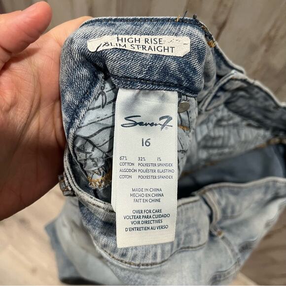 Seven7 High Rise Slim Straight Jeans Light Wash Raw Hem Womens Size 16 - Picture 5 of 9